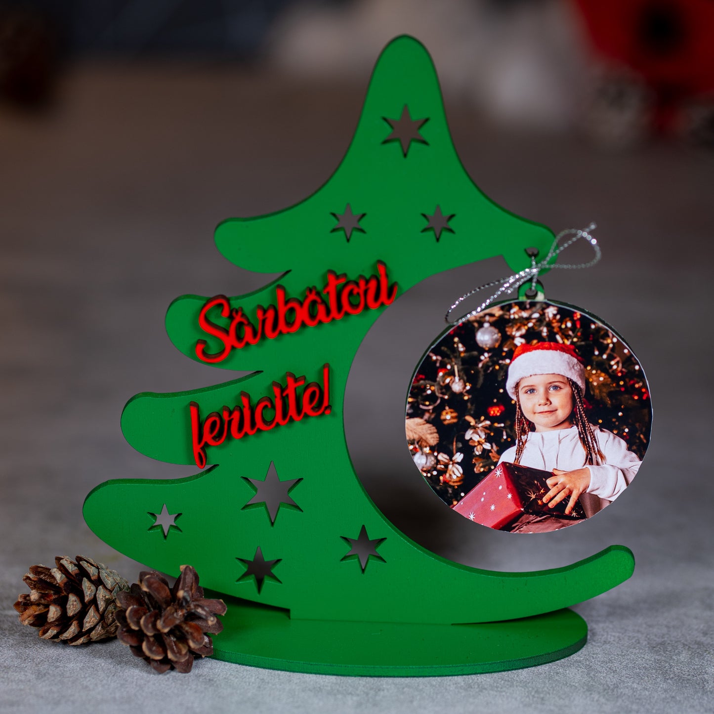 Bradut din lemn cu fotografie, 19x17cm