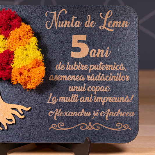 Cadou handmade pentru aniversare de nuntă – lemn gravat și licheni