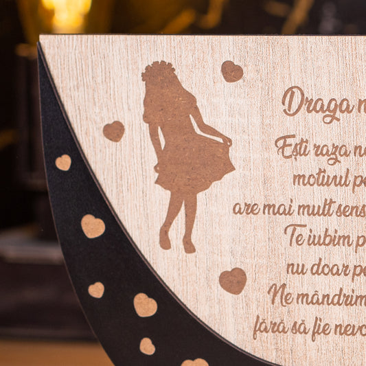 Trofeu 24x17 cm cu mesaj de la părinte – cadou simbolic pentru fiică