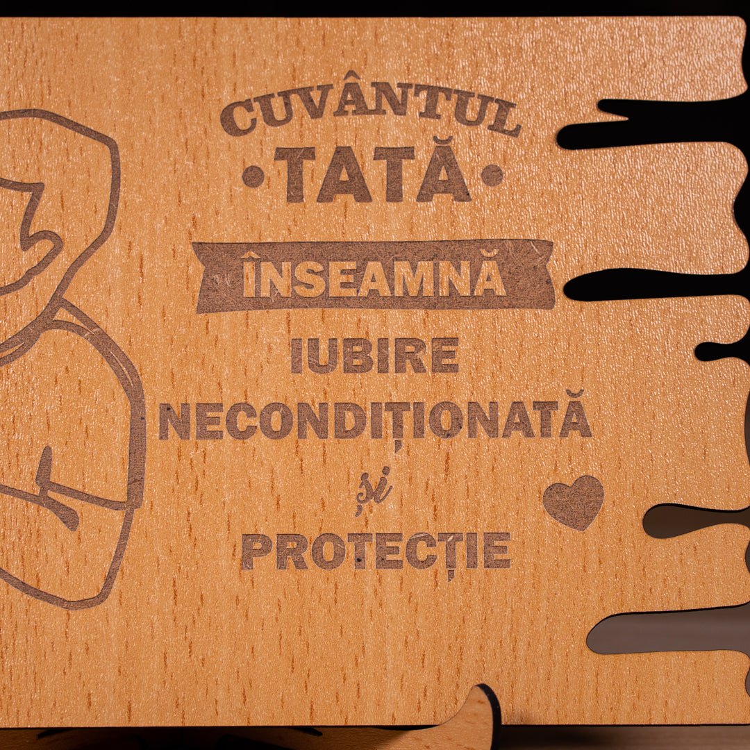 Placheta personalizată pentru tata – cadou simbolic din lemn