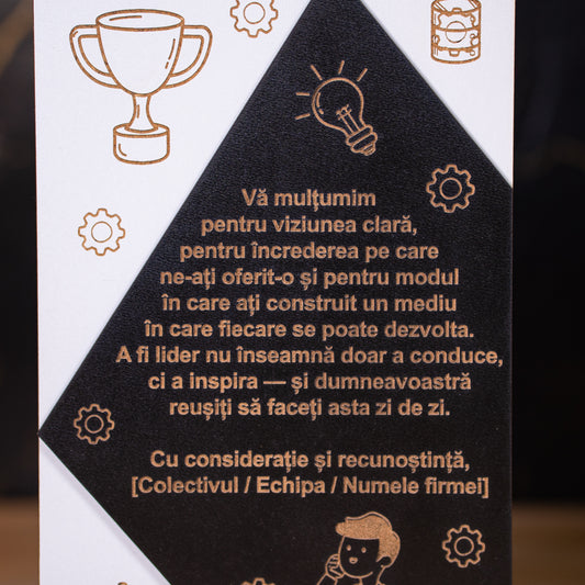 Cadou pentru șef sau manager – plachetă elegantă cu design curbat.
