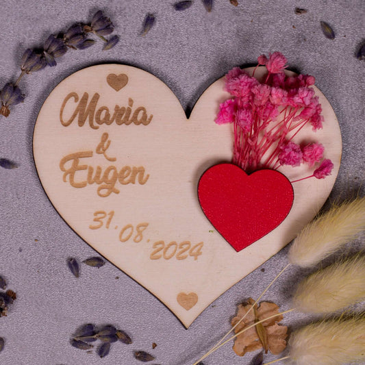 marturii nunta inima cu floarea miresei, vedere fata lemn