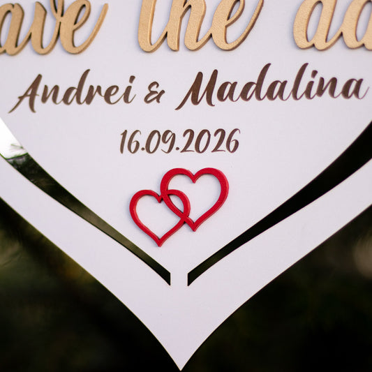 Placuta Save the date personalizata cu numele si data evenimentului in forma de inima, 32x27 cm, MDF, ES012