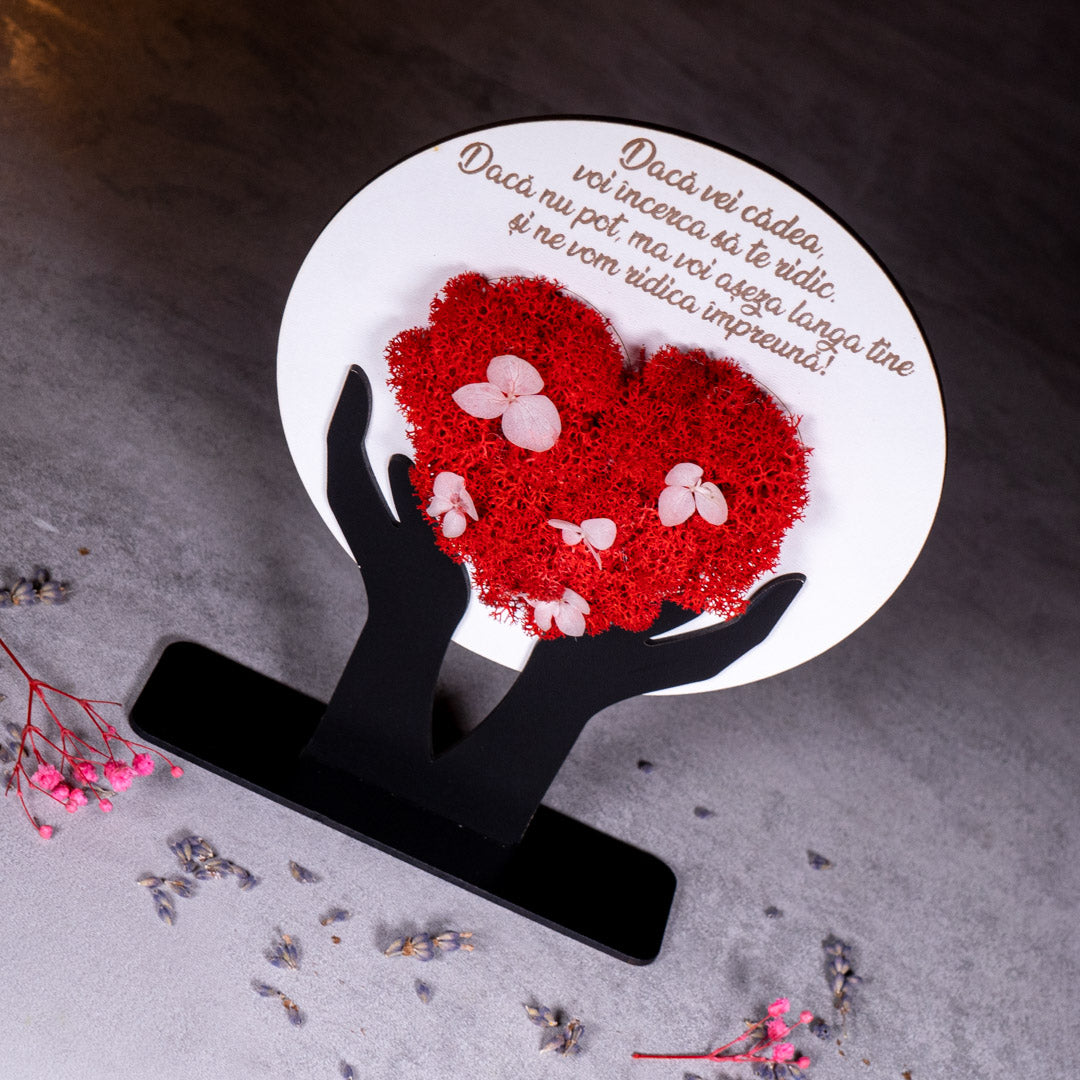 Placheta cadou personalizata cu licheni - Model inima in palme, 21x16cm