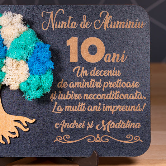 Cadou handmade pentru aniversare de nuntă – lemn gravat și licheni