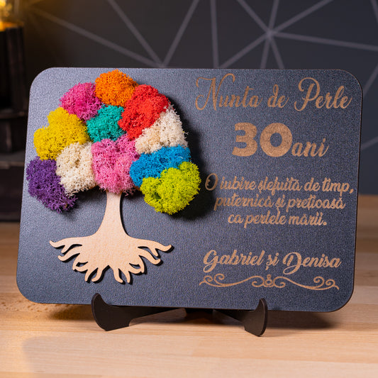 Cadou handmade pentru aniversare de nuntă – lemn gravat și licheni