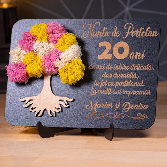 Cadou handmade pentru aniversare de nuntă – lemn gravat și licheni