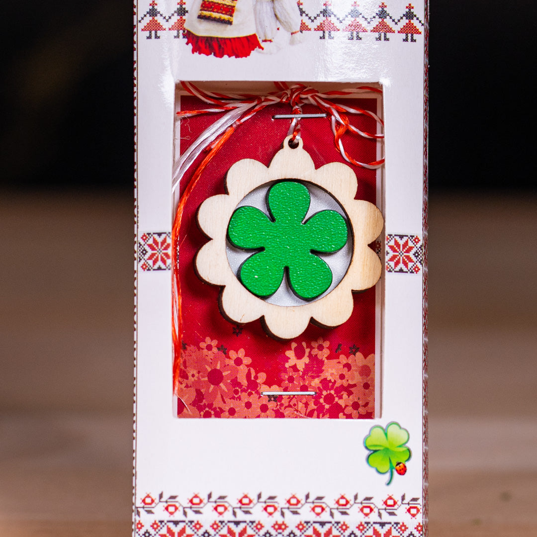 Martisor din lemn handmade - Model floricica