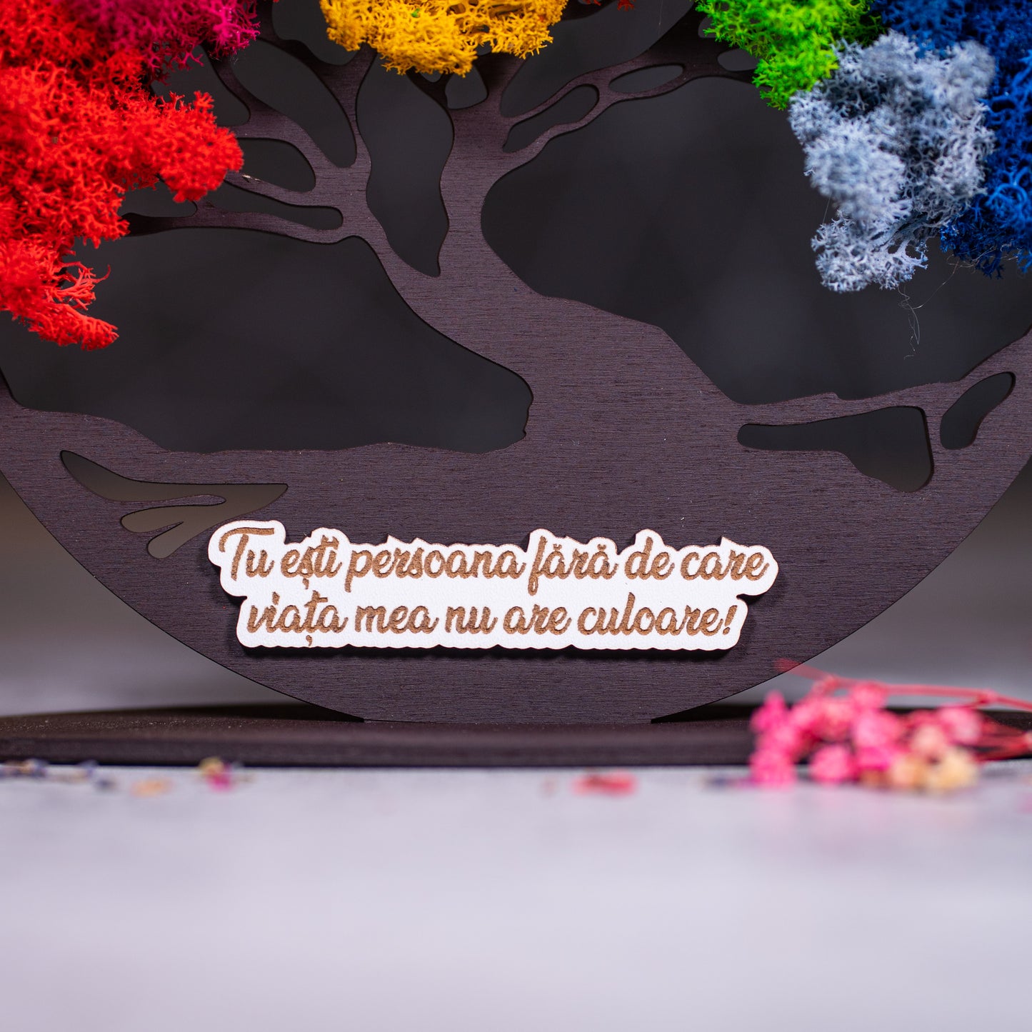 Copacul vietii din lemn cu licheni colorati si mesaj personalizat - Persoana iubita, 21x20cm