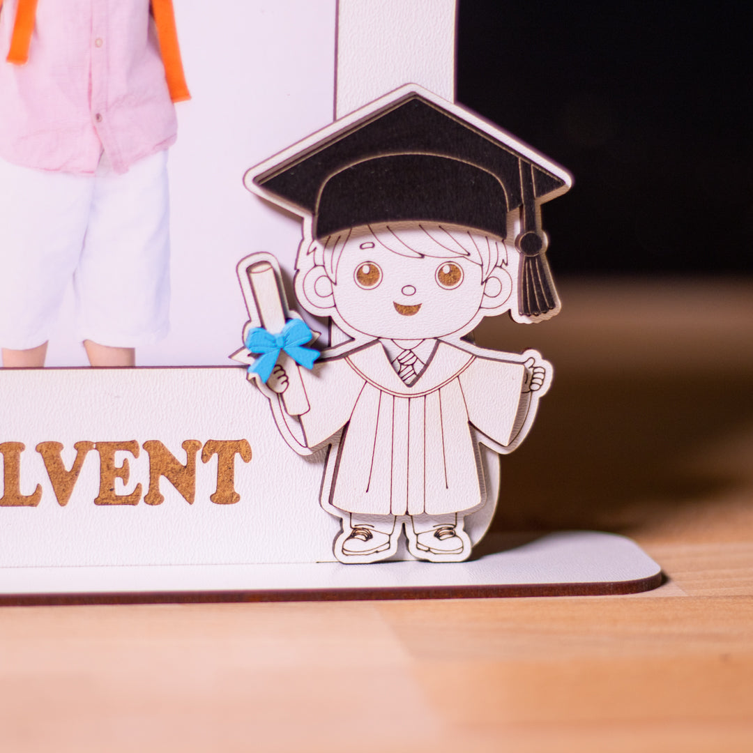 Ramă decorativă absolvire grădiniță – model băiat, an 2025