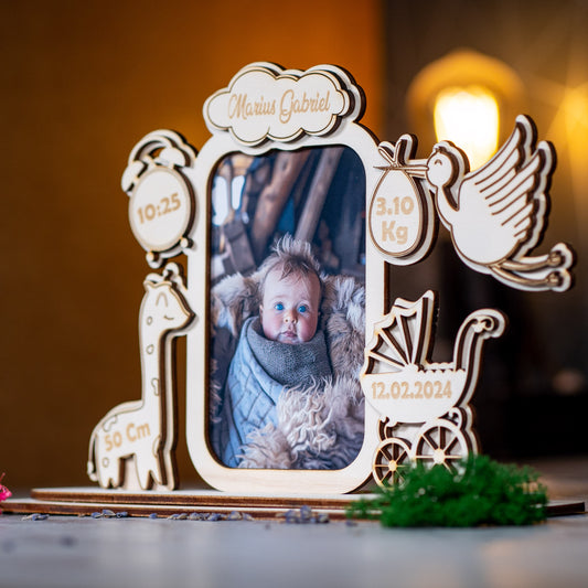 Rama foto pentru nou-nascut personalizata cu detaliile nasterii - Model clasic 2