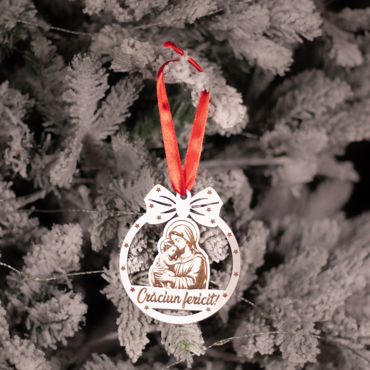 Globuleț din lemn cu Fecioara Maria