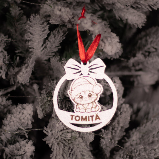 Globuleț din lemn cu pisică de Crăciun - personalizat cu numele