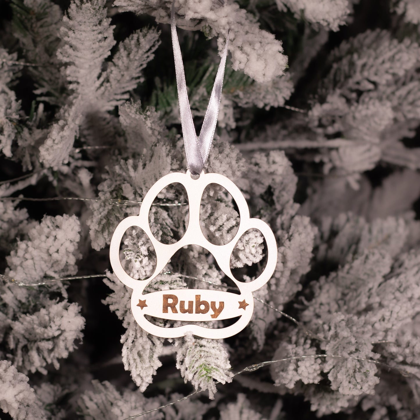 Globulețul din lemn în formă de lăbuță de câine/pisică personalizat cu numele