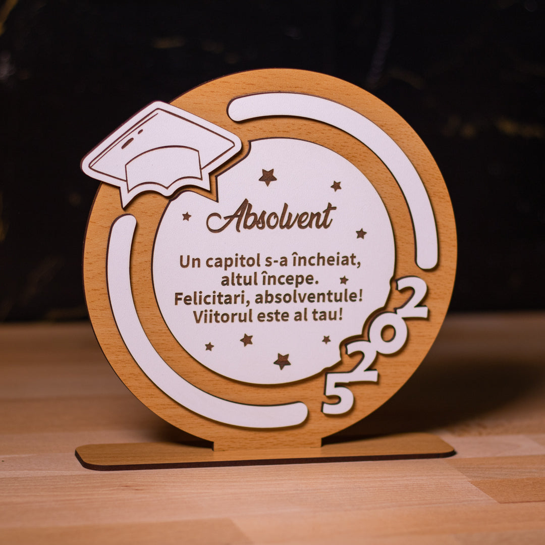 Suvenir promoția 2025 – trofeu scut cu nume și mesaj