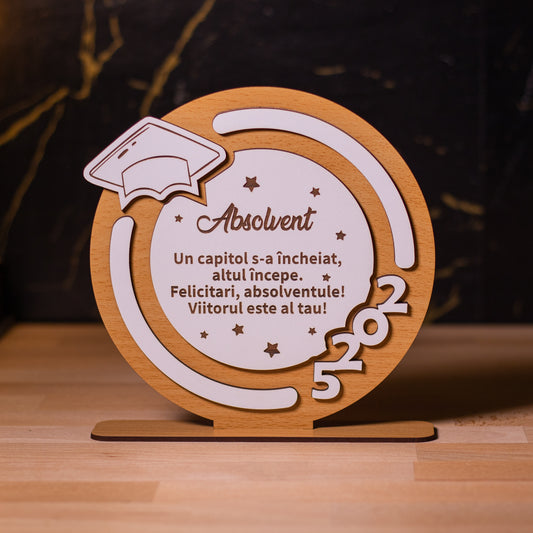 Trofeu ABSOLVENT personalizat – 17x16cm, cu mesaj gravat