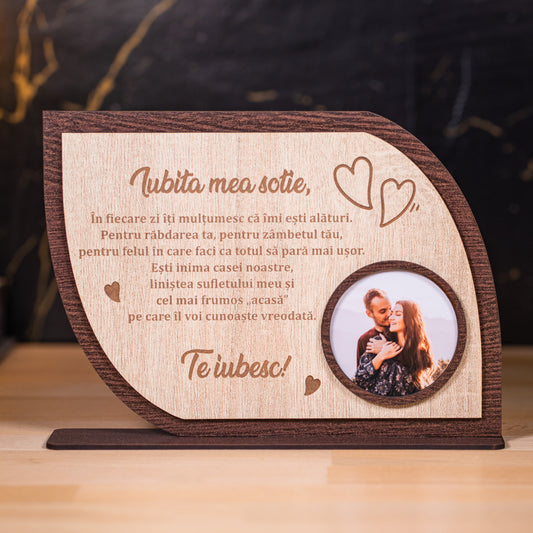Trofeu elegant pentru aniversare – cadou gravat pentru femeia iubită