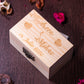 Cutie de verighete handmade pentru nuntă – model gravat cu inimioare, nume și dată