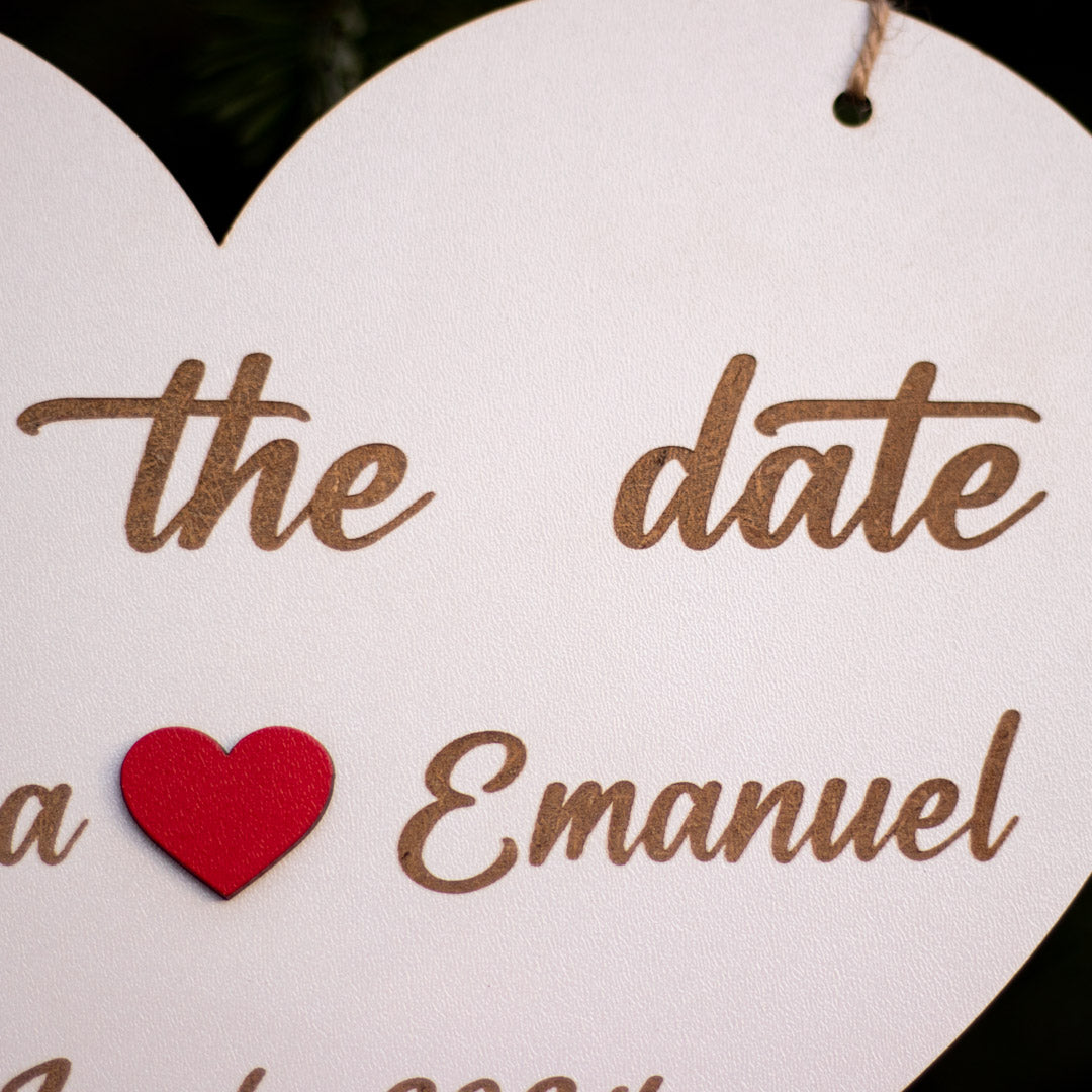 Placuta Save the date personalizata cu numele si data evenimetului, 25x20 cm, MDF alb, ES007