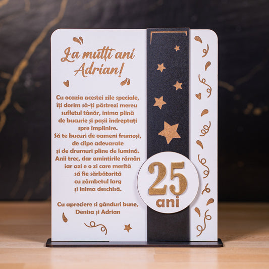 Trofeu aniversar personalizat – mesaj emoționant gravat pe MDF.