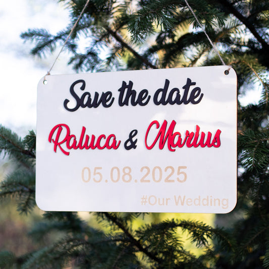 Placuta Save the date personalizata cu numele si data evenimetului in forma de inima, 36x23cm, MDF, ES013