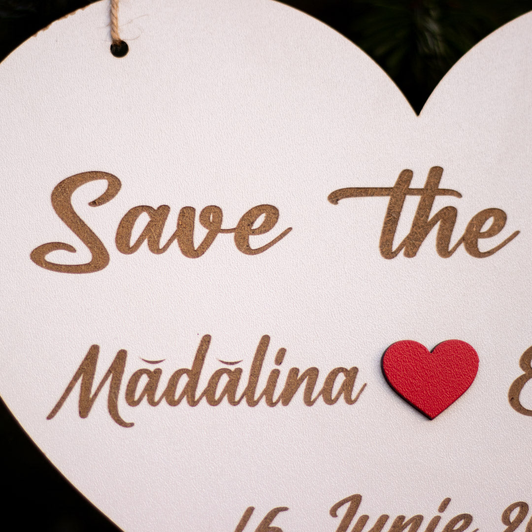 Placuta Save the date personalizata cu numele si data evenimetului, 25x20 cm, MDF alb, ES007