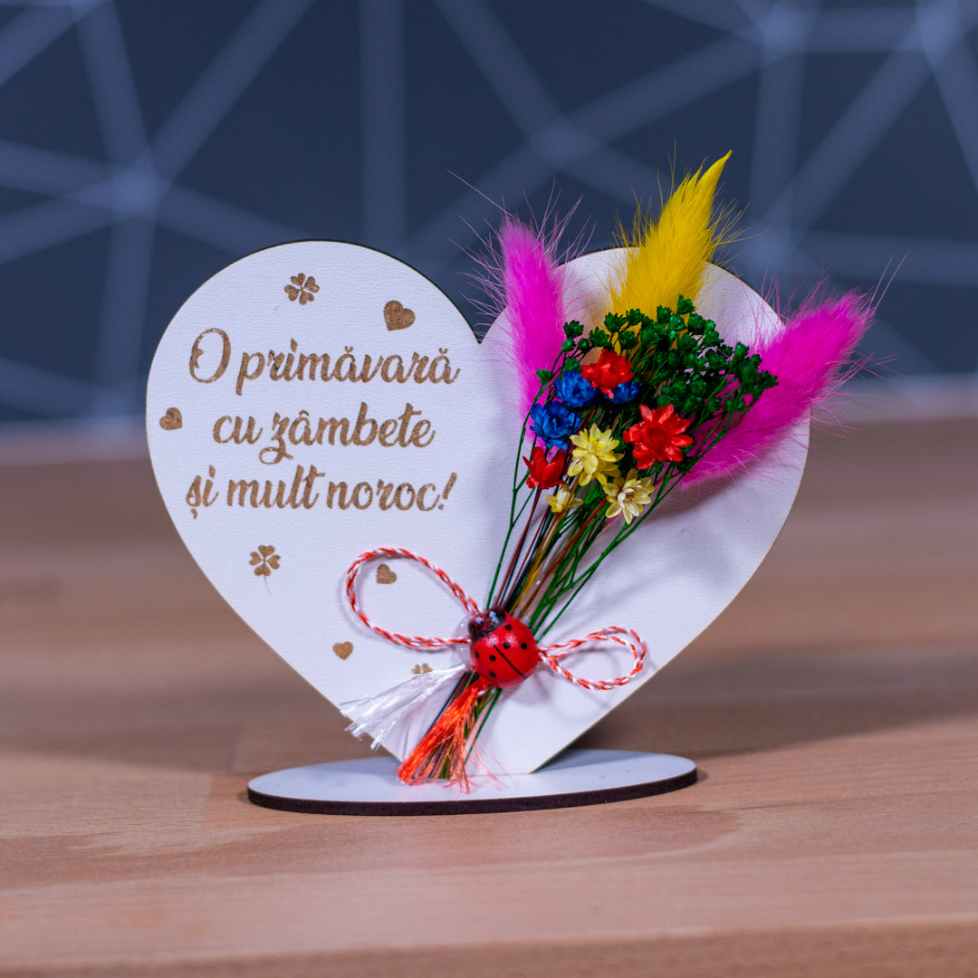 Inima cu flori uscate si suport - O primavara frumoasa