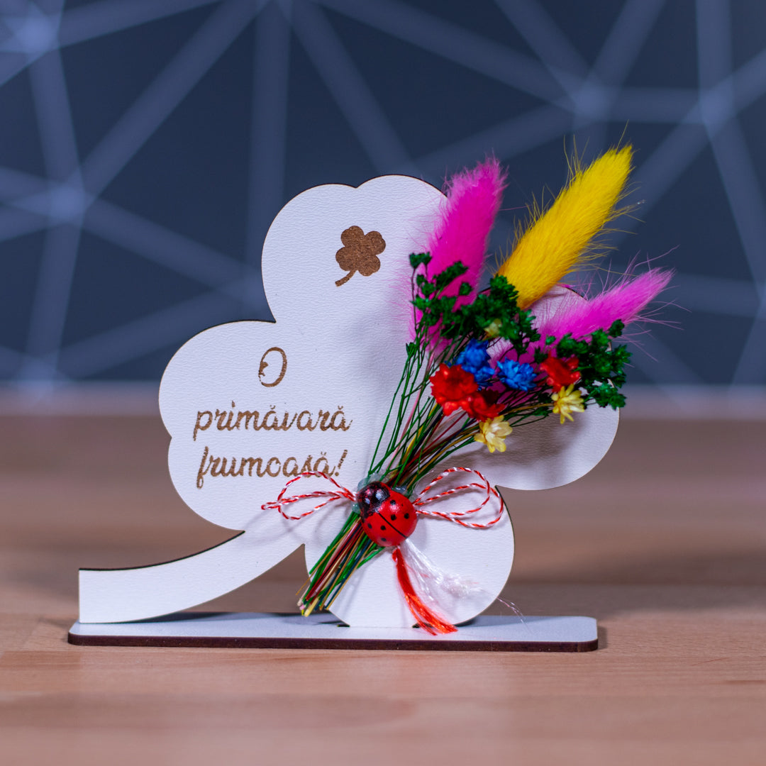 Trifoi cu flori uscate si suport - O primavara frumoasa