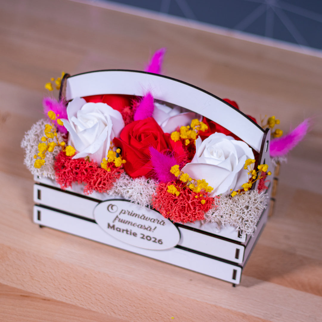 Martisor Cu Trandafir Si Licheni - Model Ladita