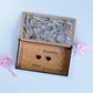 Cutie de verighete personalizată din lemn – model dreptunghiular Mr & Mrs, 14x8 cm
