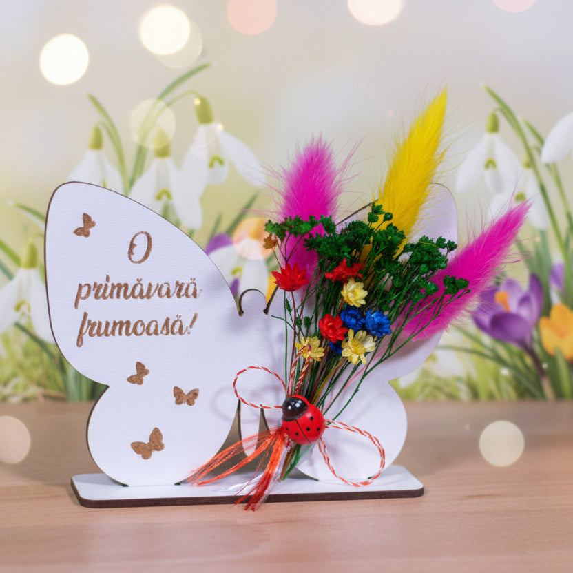 Fluture cu flori uscate si suport - O primavara frumoasa