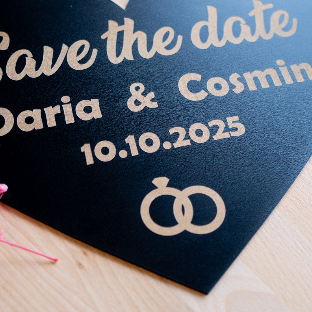 Save the Date lemn negru personalizat pentru cupluri