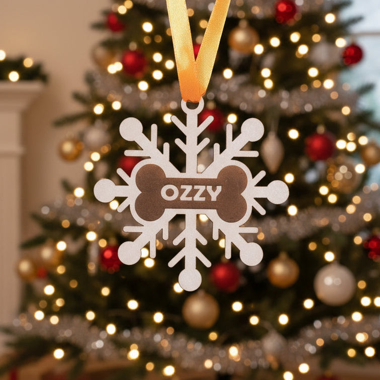 Globuleț fulg din lemn personalizat cu numele câinelui