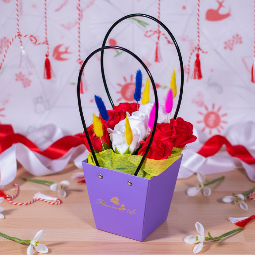 Coșulet cu trandafiri din săpun cu 9 trandafiri